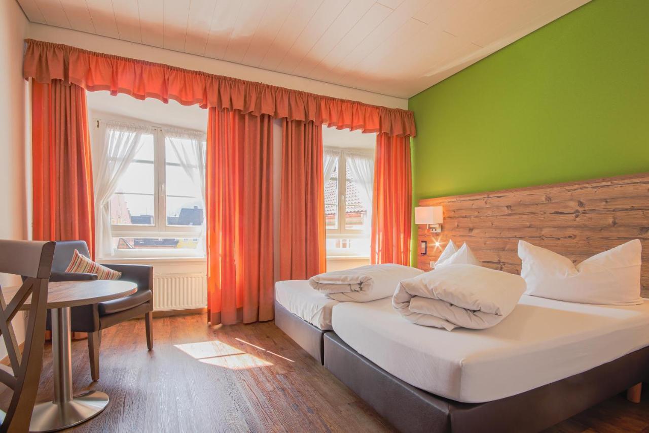 Landgasthof Hotel Rebstock Stuhlingen Eksteriør billede