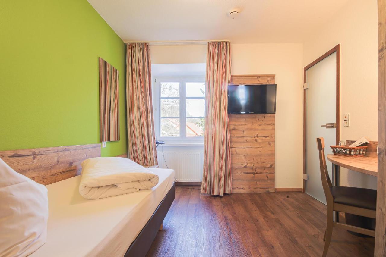 Landgasthof Hotel Rebstock Stuhlingen Eksteriør billede